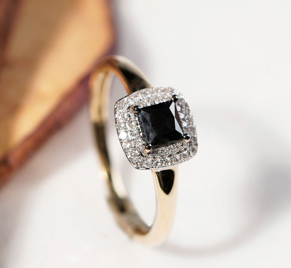 Diamantul negru, un etalon al elegantei in lumea bijuteriilor